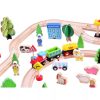 Traseu din lemn Kids Toyland, cu masinute si accesorii, 80 piese