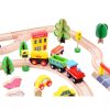 Traseu din lemn Kids Toyland, cu masinute si accesorii, 80 piese