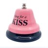 Sonerie metalica distractiva, cu mesaj "Ring for a kiss", roz