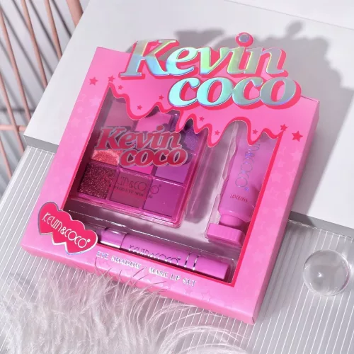 Set 3 produse machiaj KEVIN & COCO, Pink Hearted, 9 culori, 15.5 x 13 x 3.4 cm