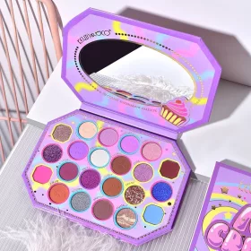   Paleta de machiaj KEVIN & COCO, Violet Ice Cream, fard de pleoape, 22 culori, 19 x 13.7 x 1.3 cm
