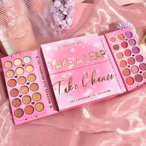 Set 4 produse de machiaj KEVIN & COCO, Vanilla Queen, 22 culori