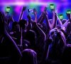Folie sticla Apple iPhone 15, Luminous HD, margine fluorescenta, roz