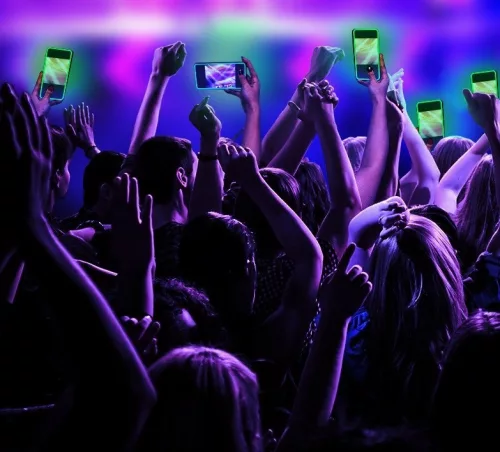 Folie sticla Apple iPhone 15, Luminous HD, margine fluorescenta, roz