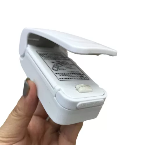 Mini aparat de sigilat pungi, etansare prin caldura, spate magnetic, alb