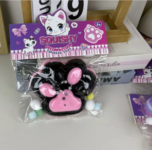 Jucarie tip Taba Squishy, Labuta de Pisica, cu Stelute, 12 cm, 220g, negru/roz