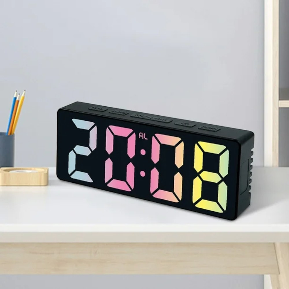 Ceas de masa digital LED DS-3806C, carcasa neagra si afisaj multicolor — varianta 2