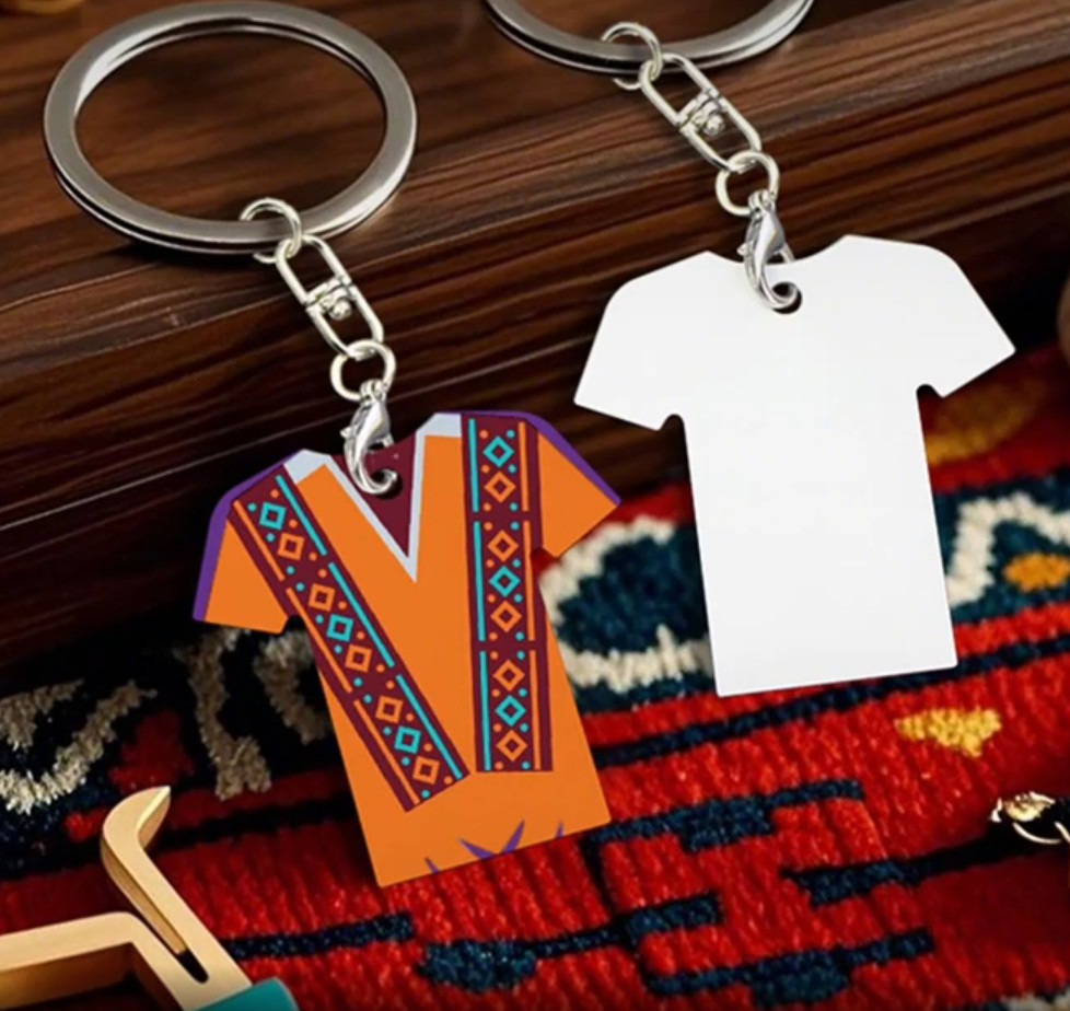 Breloc din MDF (lemn) personalizat cu poza ta, inel de sustinere metalic, design tricou, imprimare pe ambele fete — varianta 2