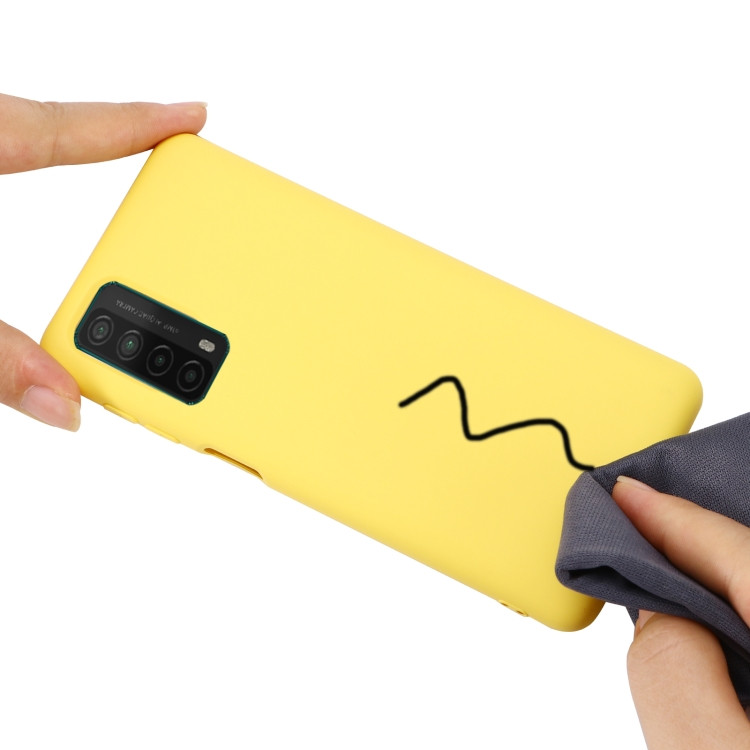 Husa Huawei P Smart 2021 Luxury Silicone, catifea in interior, galbena — varianta 4