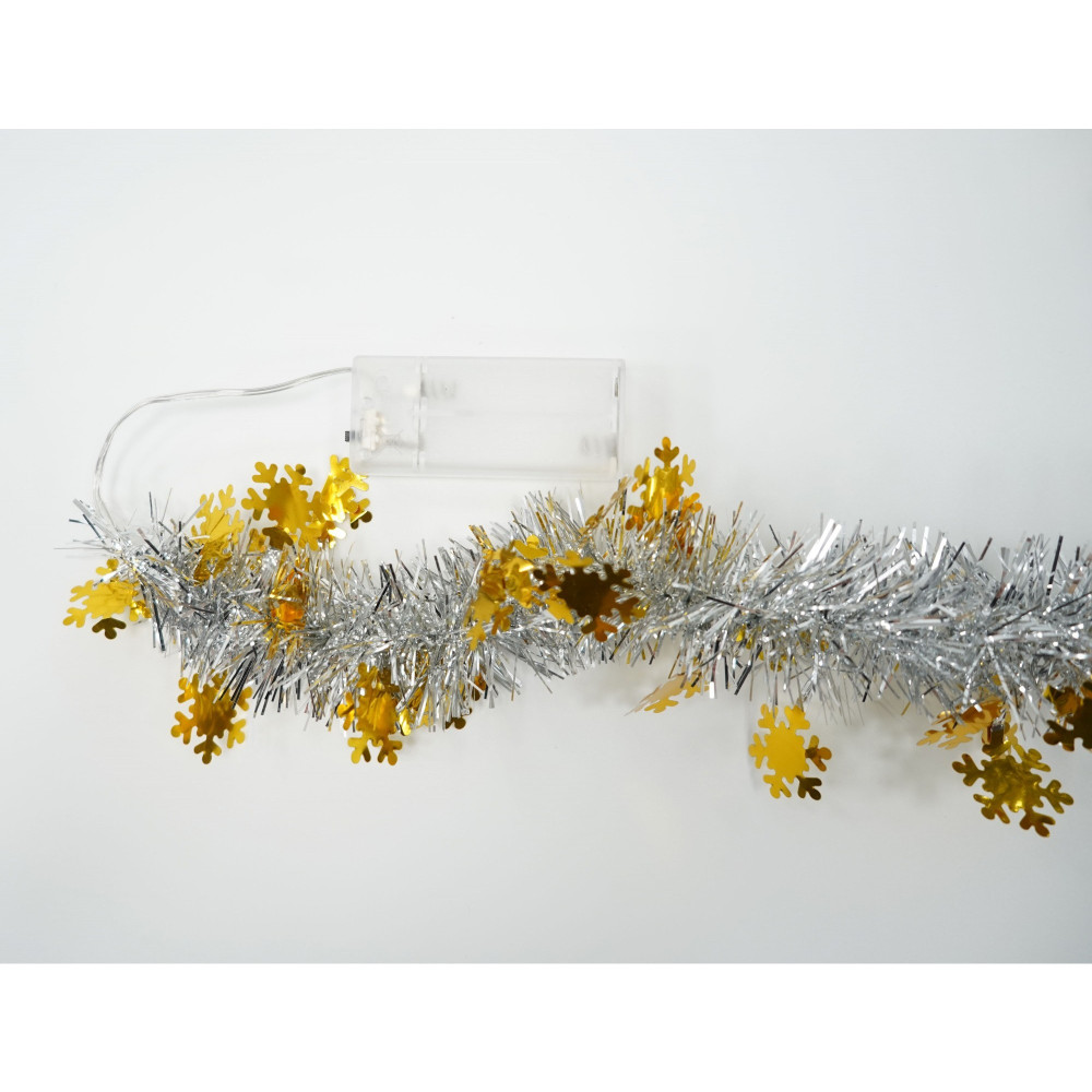 Beteala Craciun cu LED, 2 m x 5 cm, PVC, alimentare baterii, model cu fulgi aurii, argintie — 4