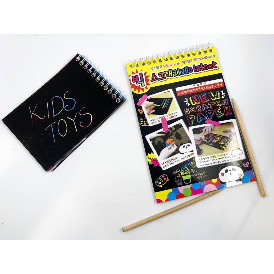 Caiet cu 10 fise razuibile DIY Magic Scratch, 26 x 19 cm, curcubeu, creion din lemn, cartonase negre — varianta 3