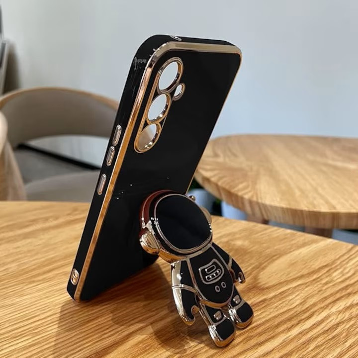 Husa Samsung Galaxy A15, Astronaut Case, protectie camera, functie stand expunere, neagra — varianta 3